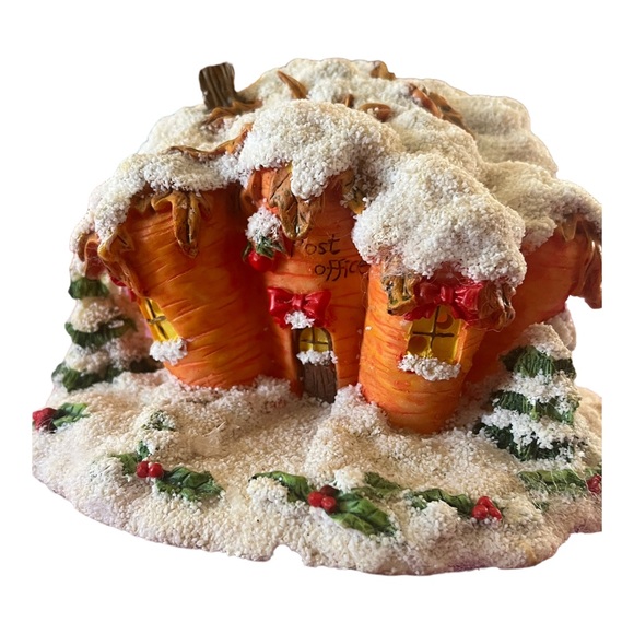 Christmas Charming Tails Carrot PostOffice Lighted Squashville Figu Silvestri - Picture 4 of 5